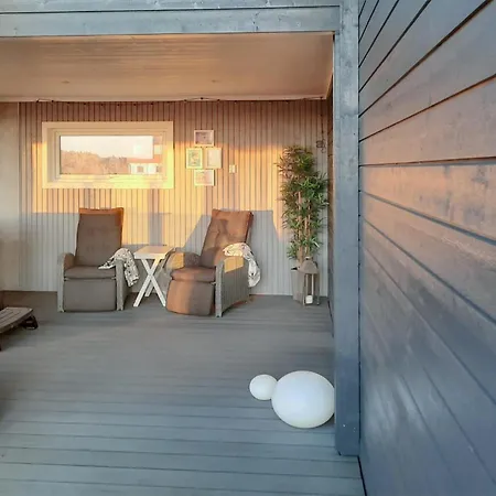 Stunning In With Jacuzzi Holiday home