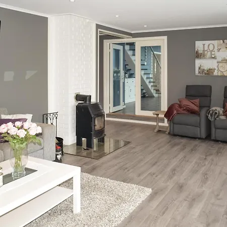 Stunning In With Jacuzzi Holiday home *